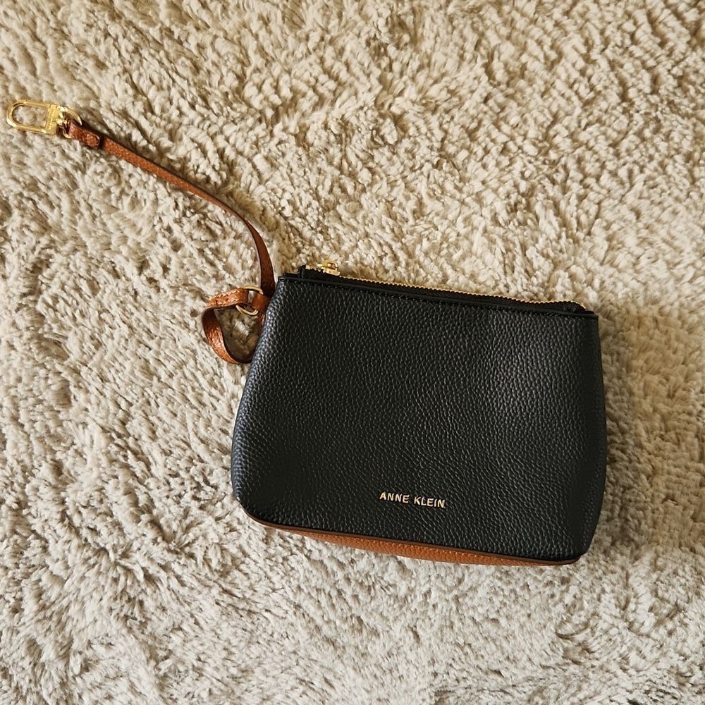 Anne klein wristlet black and brown New without tags